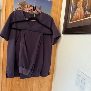 Figs purple shadow XL Catalina and L joggers